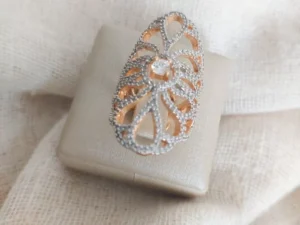 ANEL CRAVEJADO PONTO DE LUZ CENTRAL BANHADO A OURO 18K