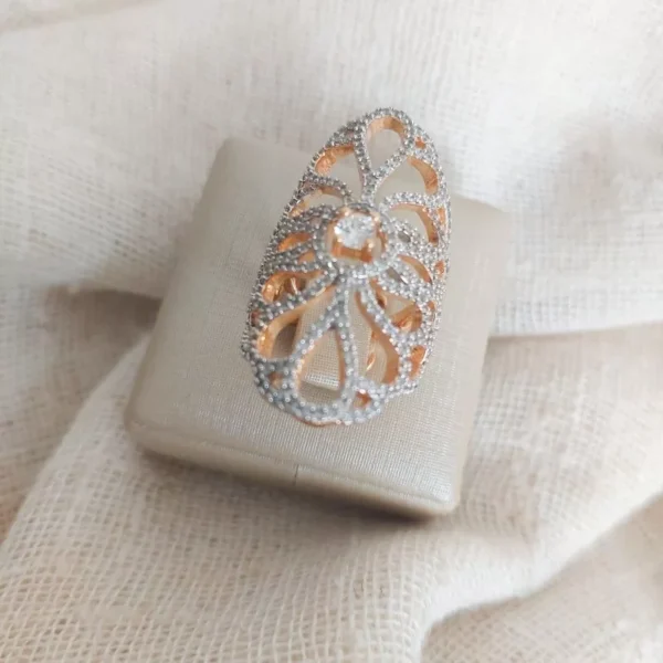 ANEL CRAVEJADO PONTO DE LUZ CENTRAL BANHADO A OURO 18K