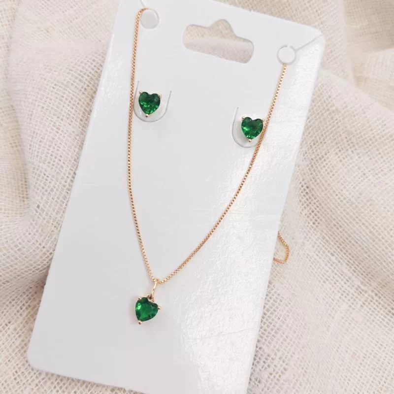 Conjunto  Colar e Brincos De Coração Verde Banhado A Ouro 18k