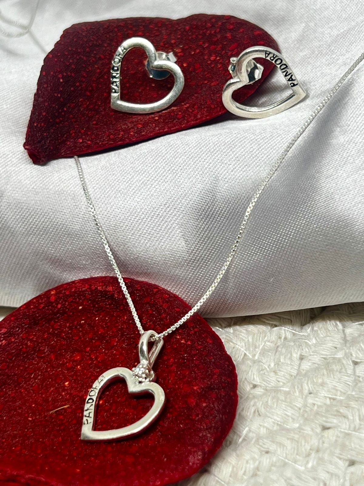 Conjunto Pingente + Colar e Brinco Coração Vazado Inspiração Pandora Prata 925