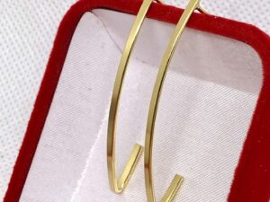 Você já imaginou como um acessório pode transformar completamente o seu visual? Os brincos longos banhados a ouro 18k são a escolha perfeita para quem busca sofisticação e um toque de glamour. Neste post, vamos explorar as características e vantagens desses acessórios incríveis.