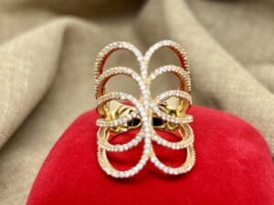 Anel Cravejado Em Microzircônia Banhado A Ouro 18k