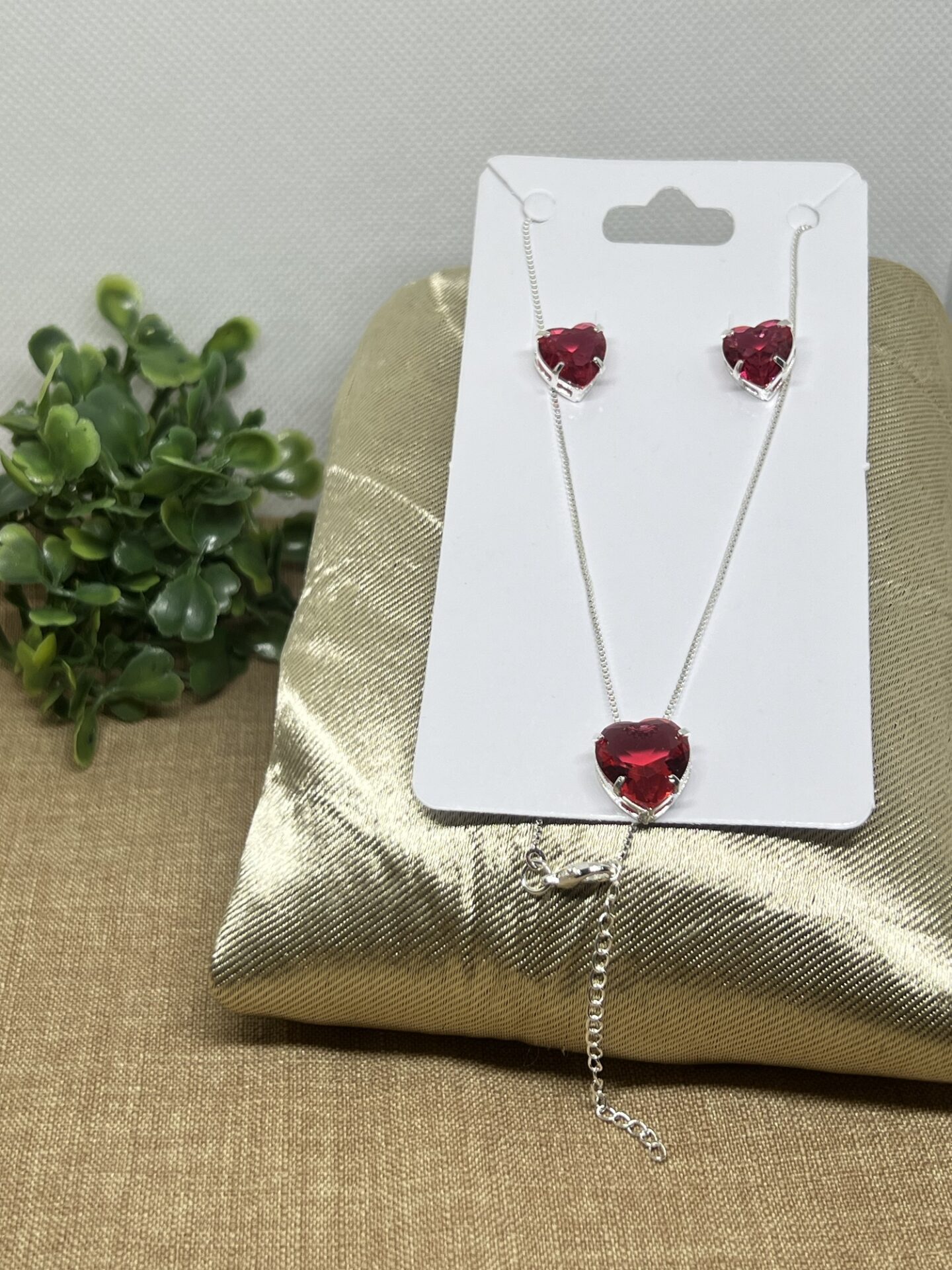 Conjunto Colar + Brinco De Coração Vermelho Banhado a Ouro 18k