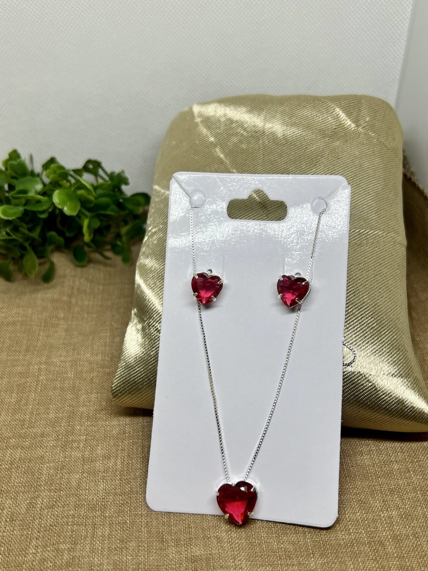 Conjunto Colar + Brinco De Coração Vermelho Banhado a Ouro 18k