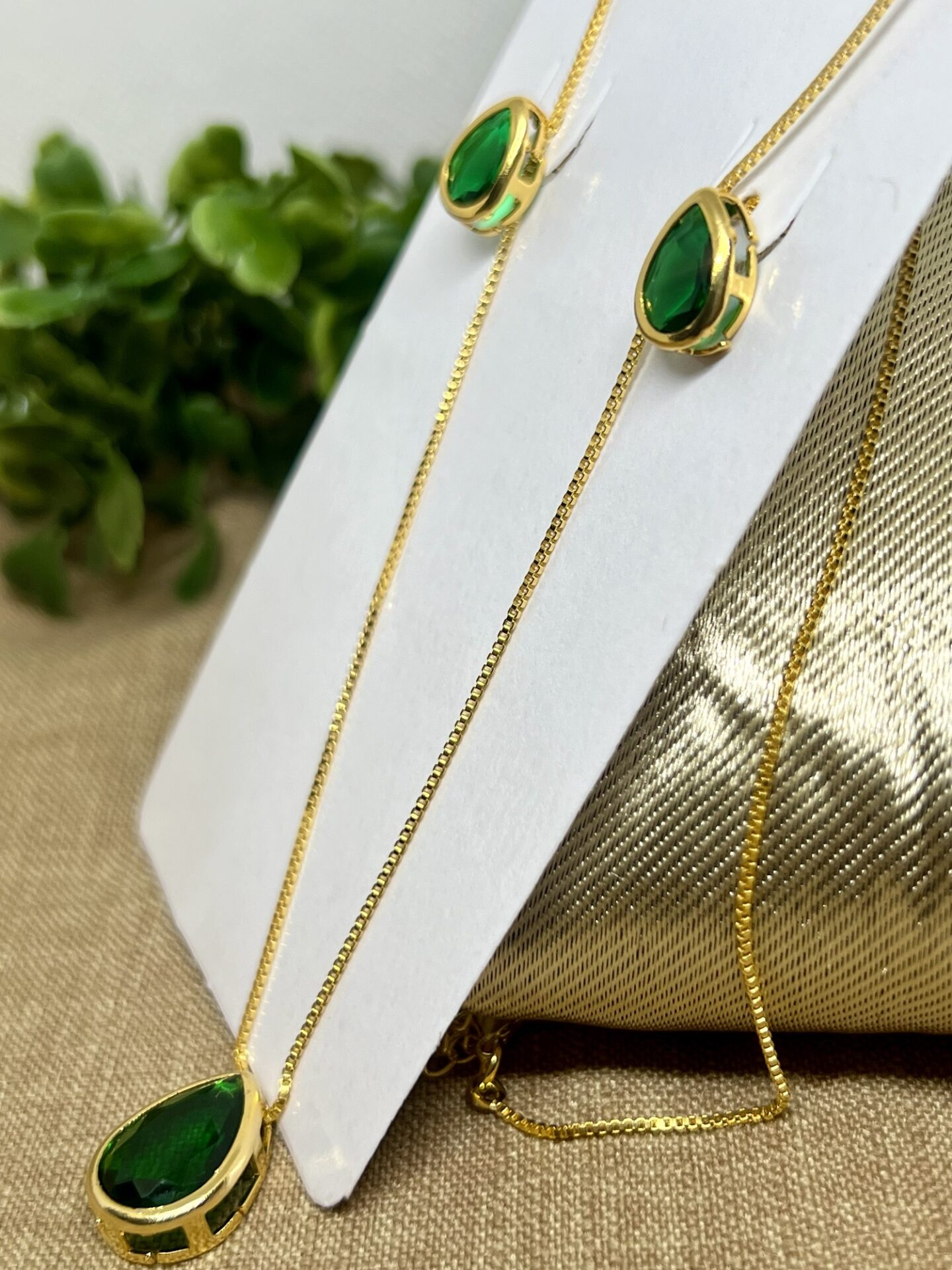 Conjunto Colar + Brinco Gota Verde-Esmeralda Banhado A Ouro 18k