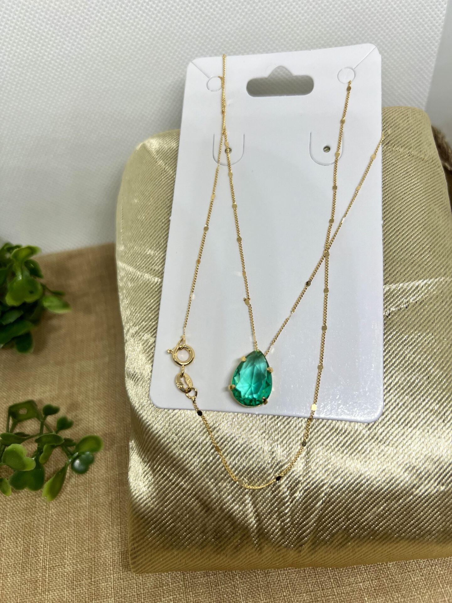 Colar Gota de Zircônia Verde Banhado a Ouro 18k