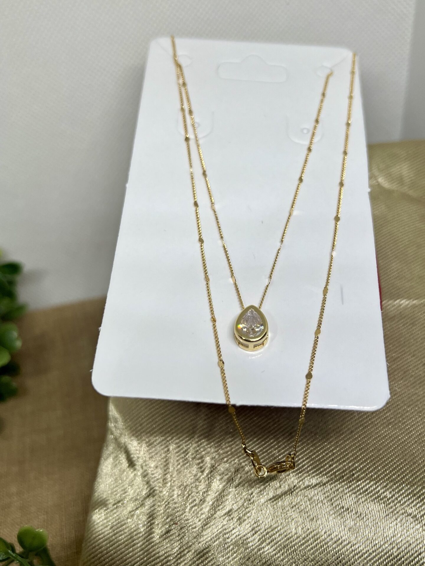 Colar + Pigente Gota em Zircônia Banhado a Ouro 18k