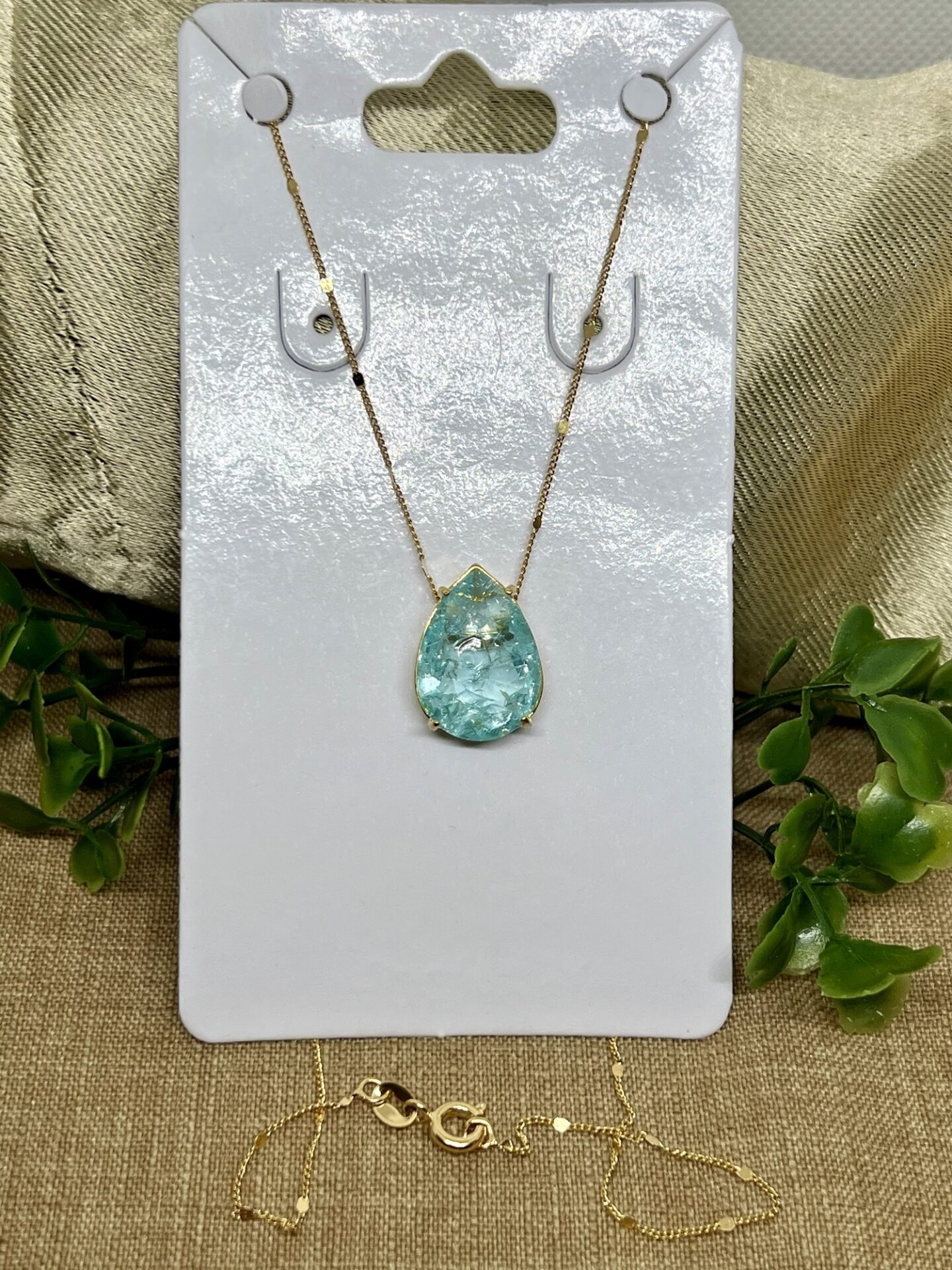 Colar Gota de Zircônia Azul Claro Banhado a Ouro 18k