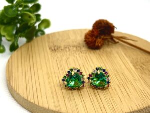 Brinco de Coração Verde-Esmeralda Cravejad em Microzircônias Banhado a Ouro 18k