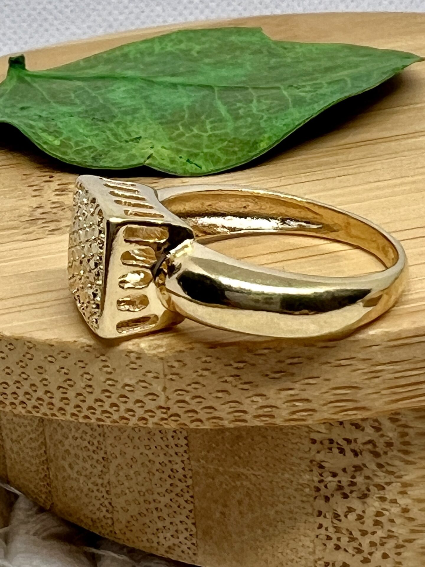 Anel vazado banhado a ouro 18k