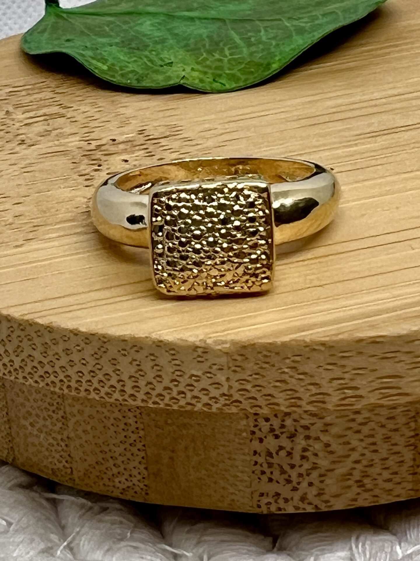 Anel vazado banhado a ouro 18k