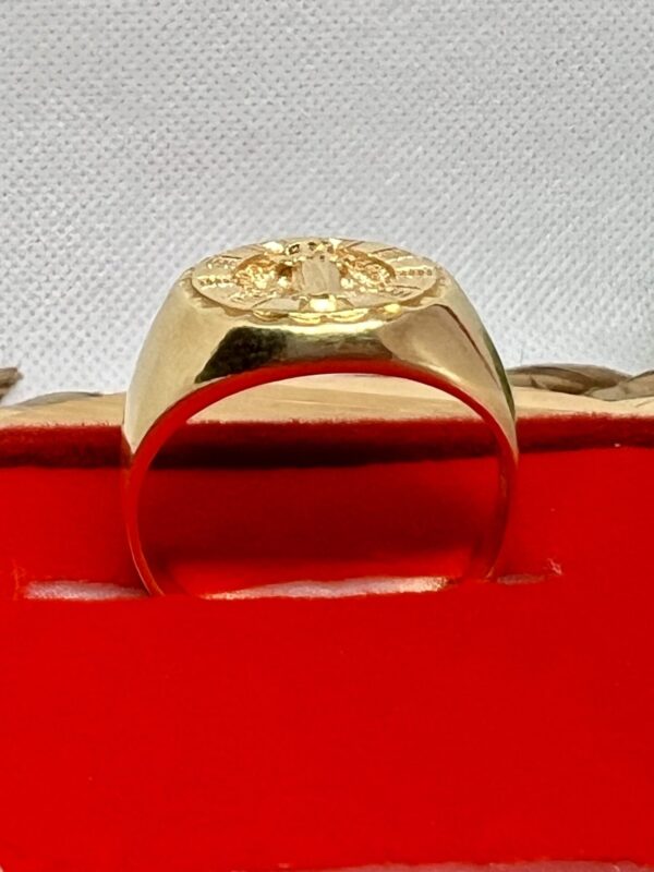 Anel com Imagem Sacra Banhado a Ouro 18k