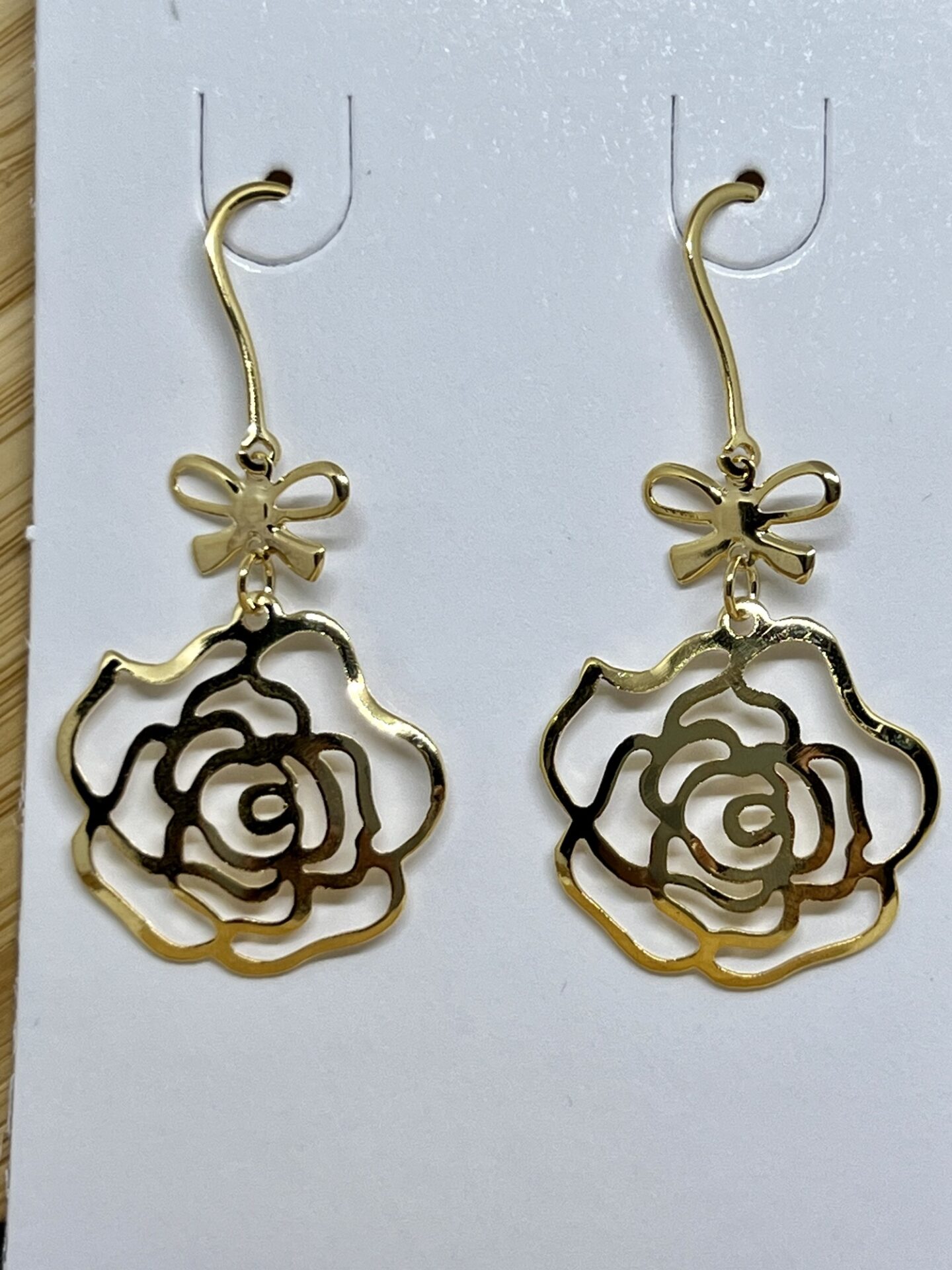 Brinco em Formato de Flor, Banhado a Ouro 18k - Imagem 2