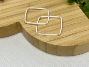 Argola Quadra em Prata 925
