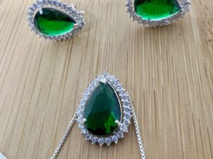 Conjunto Colar + Brinco com Zircônia Verde e Microzirconia cristal | Prata 925