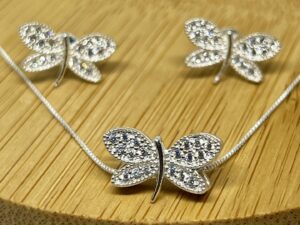 Conjunto Colar + Pingente + Brinco Libélula Cravejada em Microzirnoneas | Prata 925