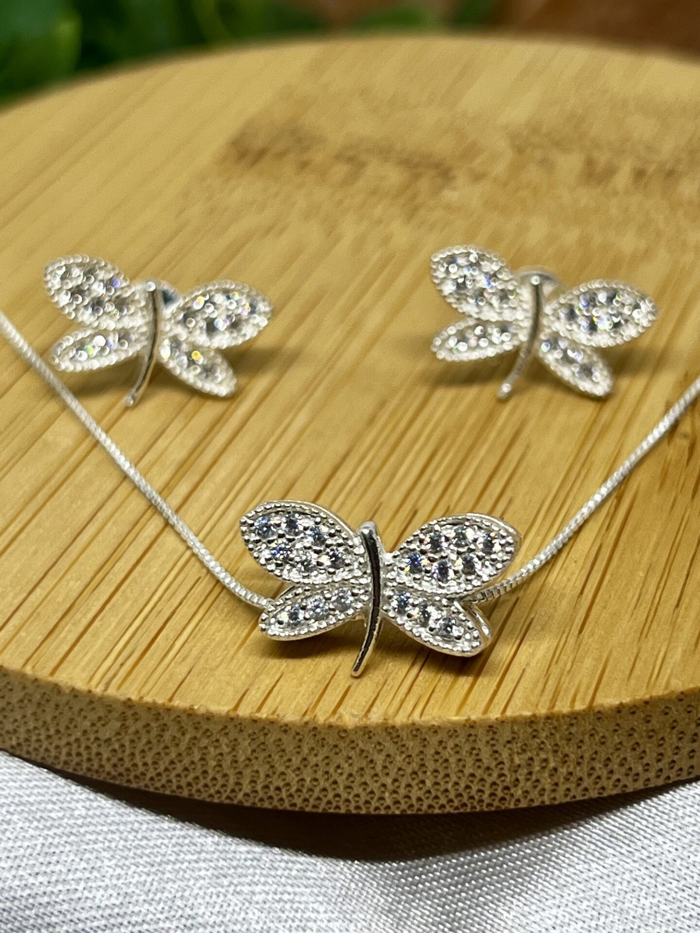 Conjunto Colar + Pingente + Brinco Libélula Cravejada em Microzirnoneas | Prata 925