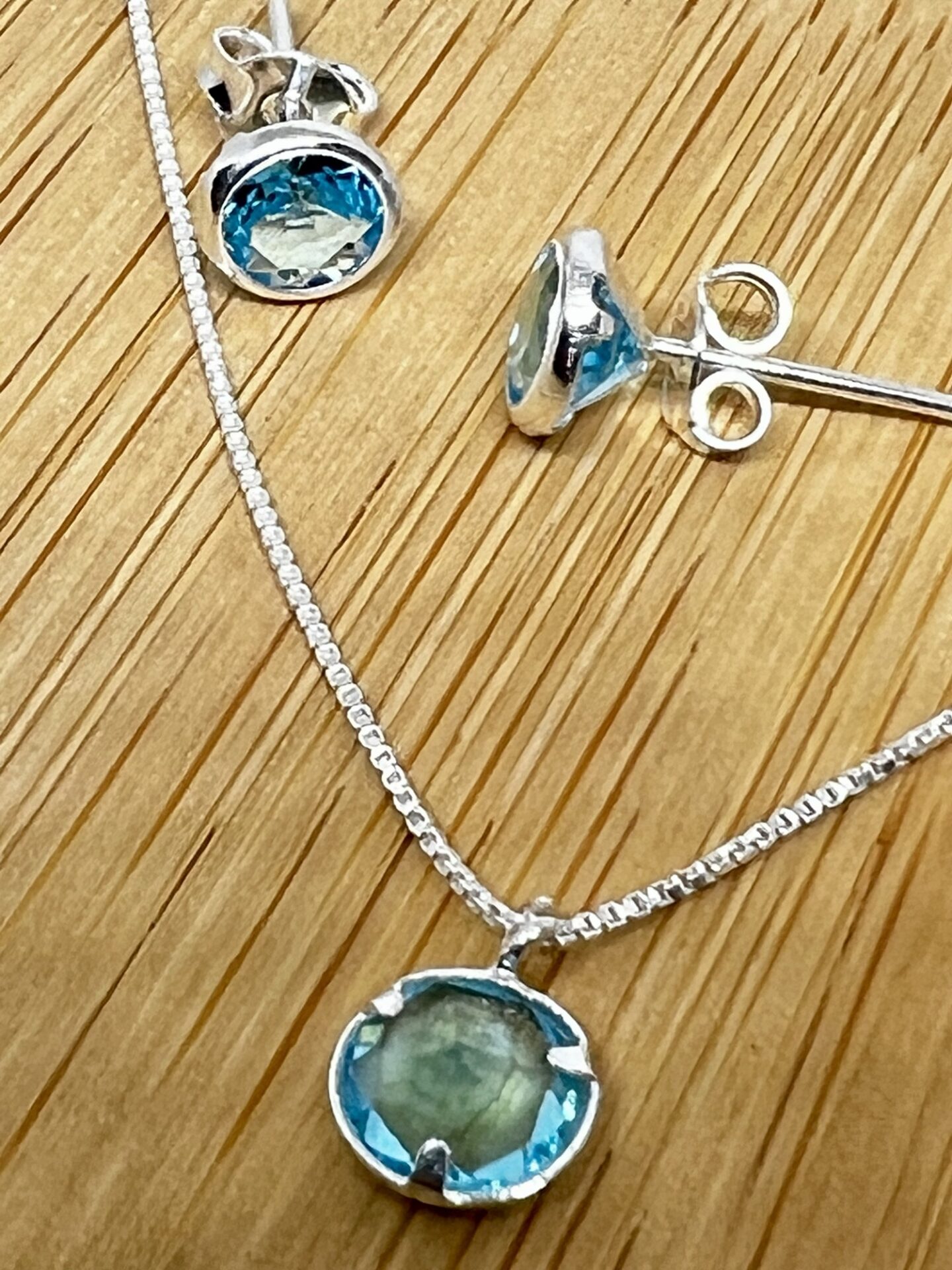 Conjunto Colar + Pingente + Brinco Ponto de luz Azul Prata 925