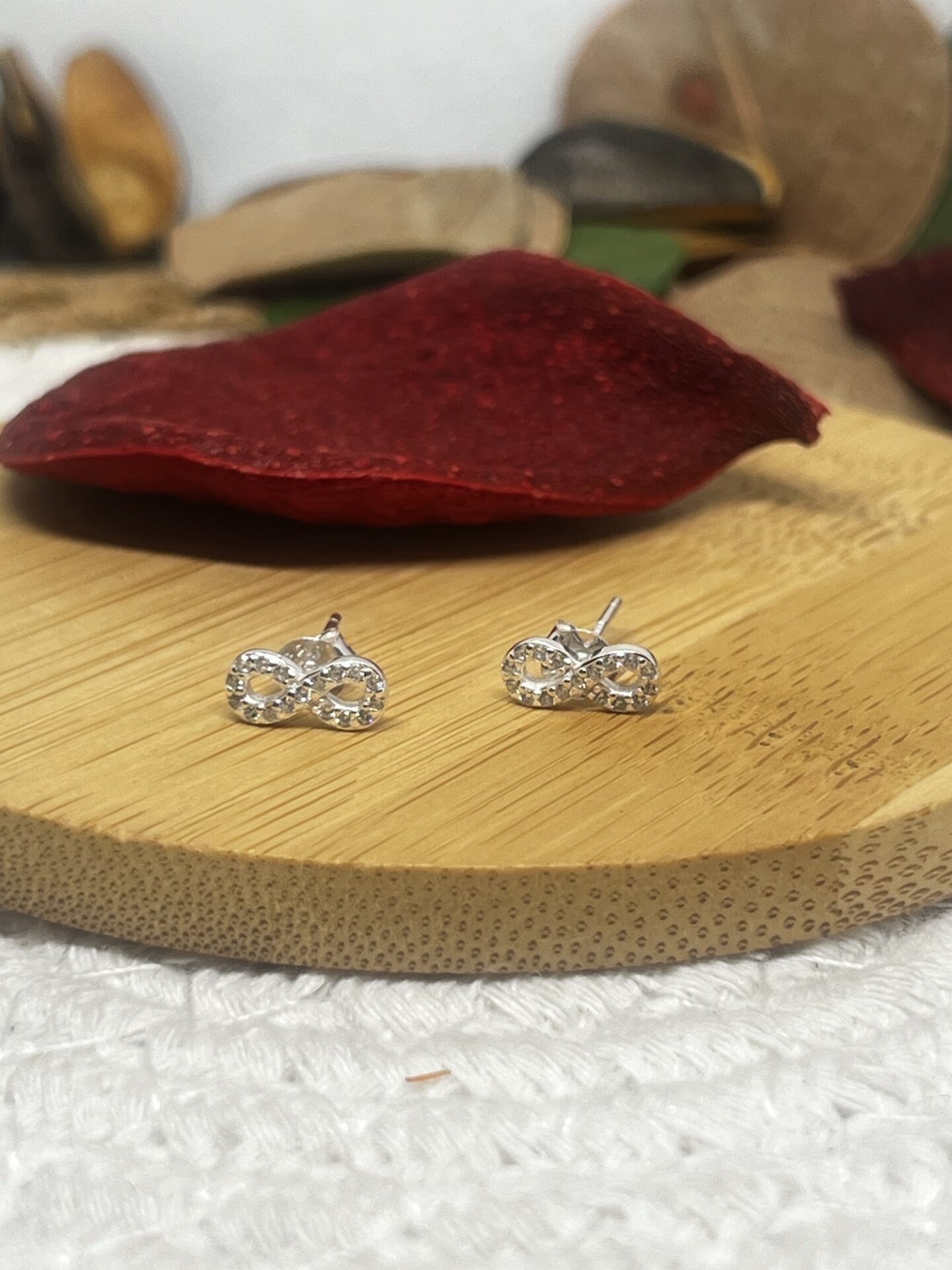 Brinco do Infinito Cravejado em Microzircônias, em Prata 925 - Imagem 2