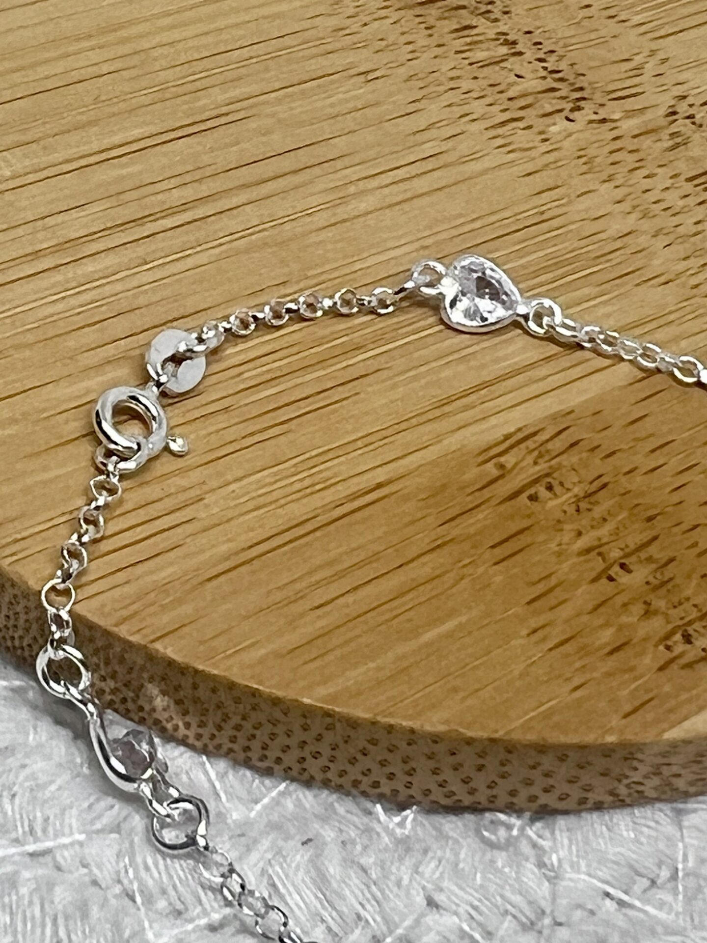 Pulseira em Elos de Zircônias em Formato de Coração, em Prata 925