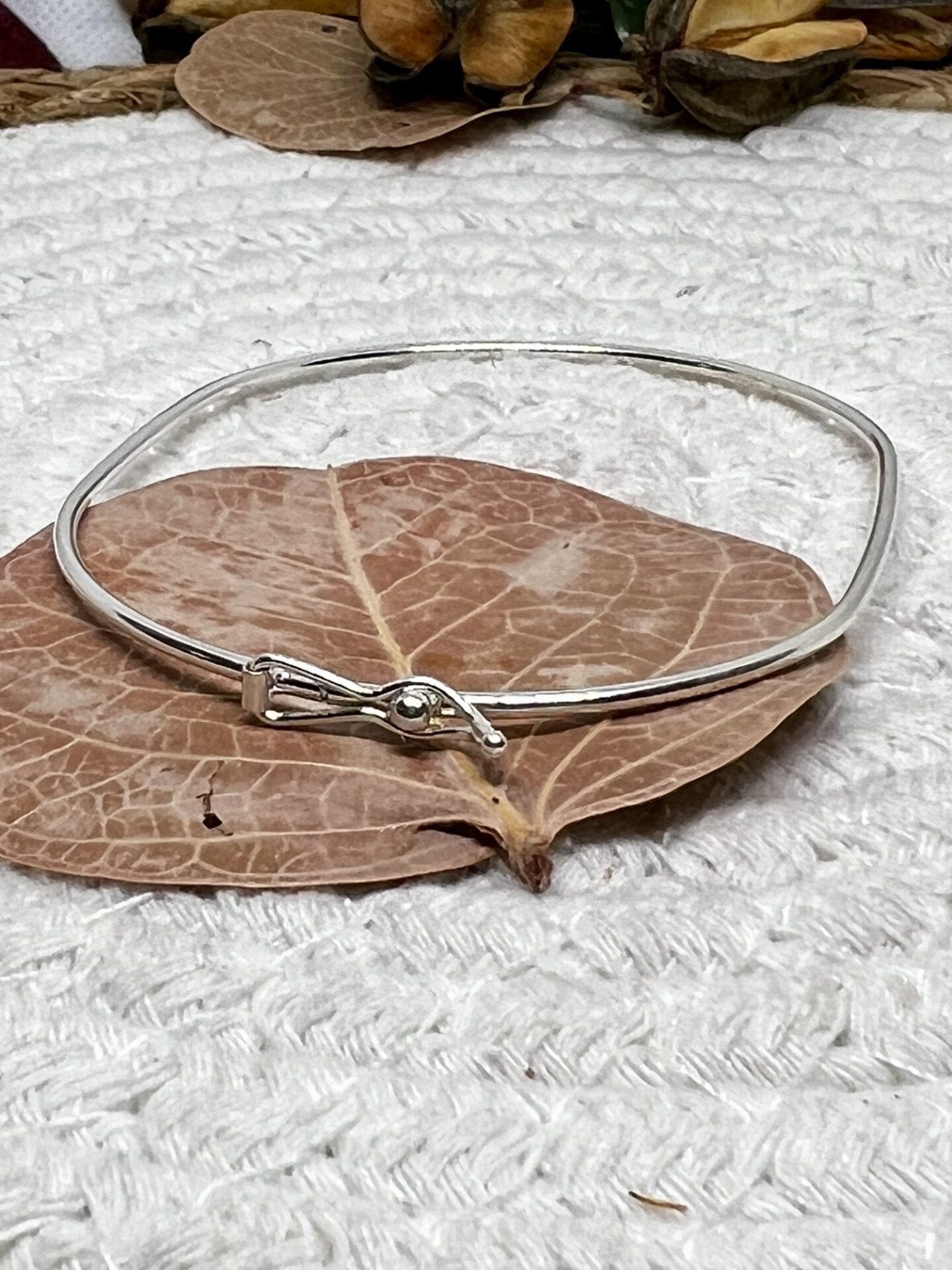 Elegância e Durabilidade: Bracelete de Fio Torcido em Prata 925
