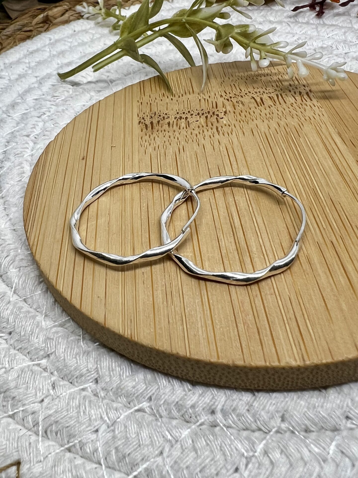 Brincos Argola de Fio Torcido em Prata 925